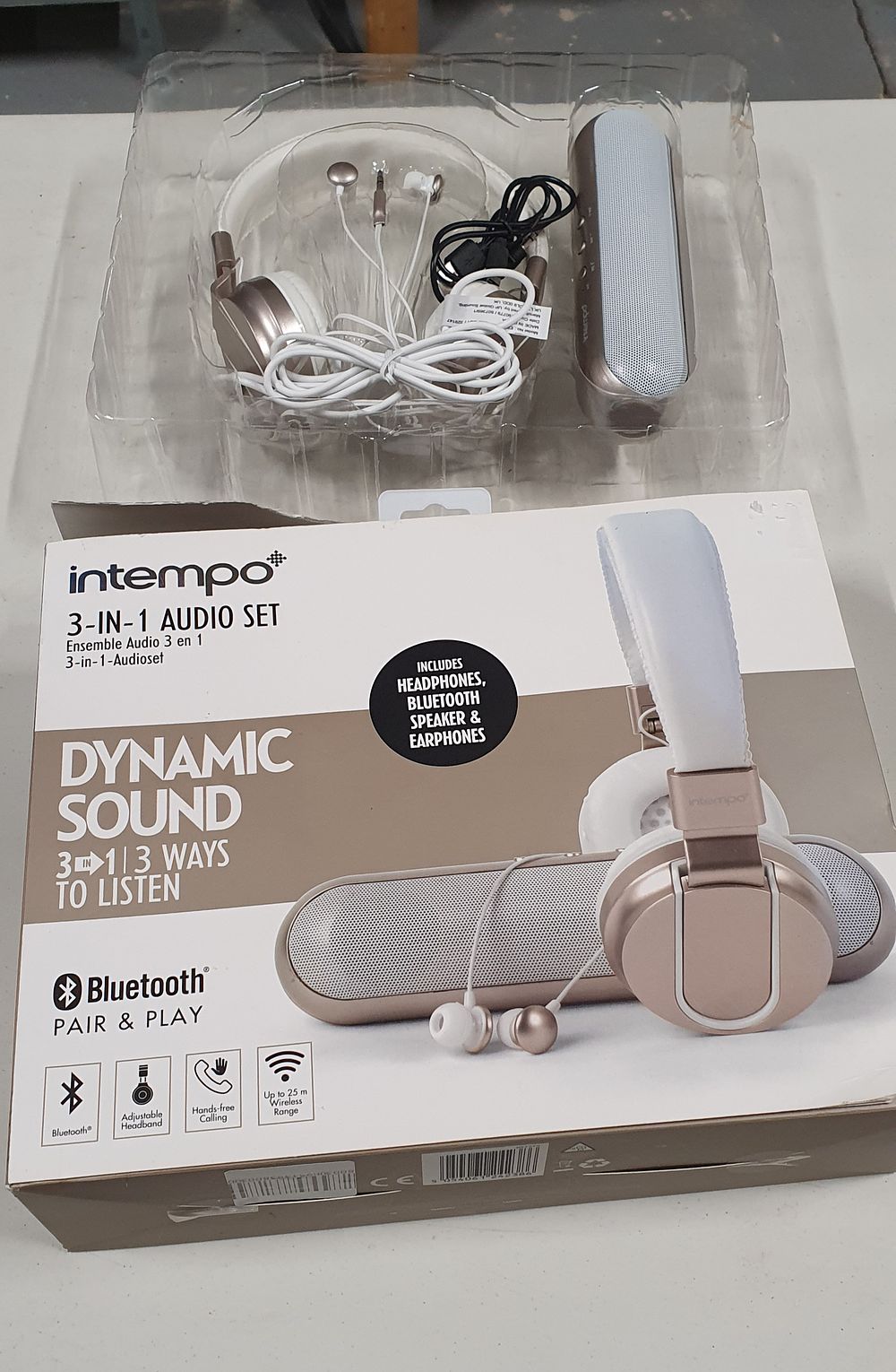Lot 232: Intempo 3 in 1 audio set