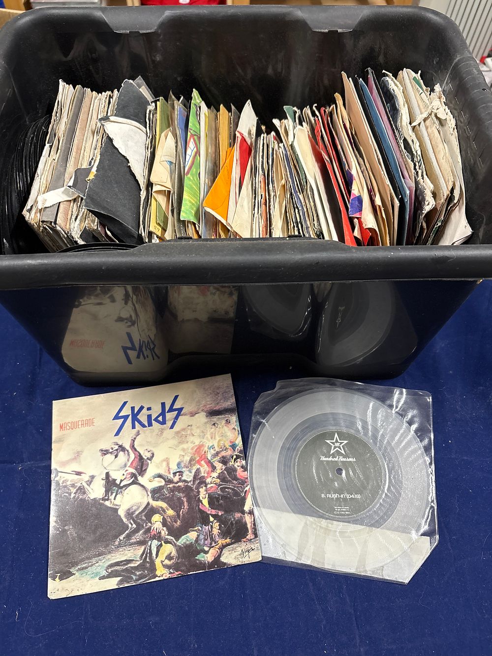 Lot 240: Box of approx 100 Singles