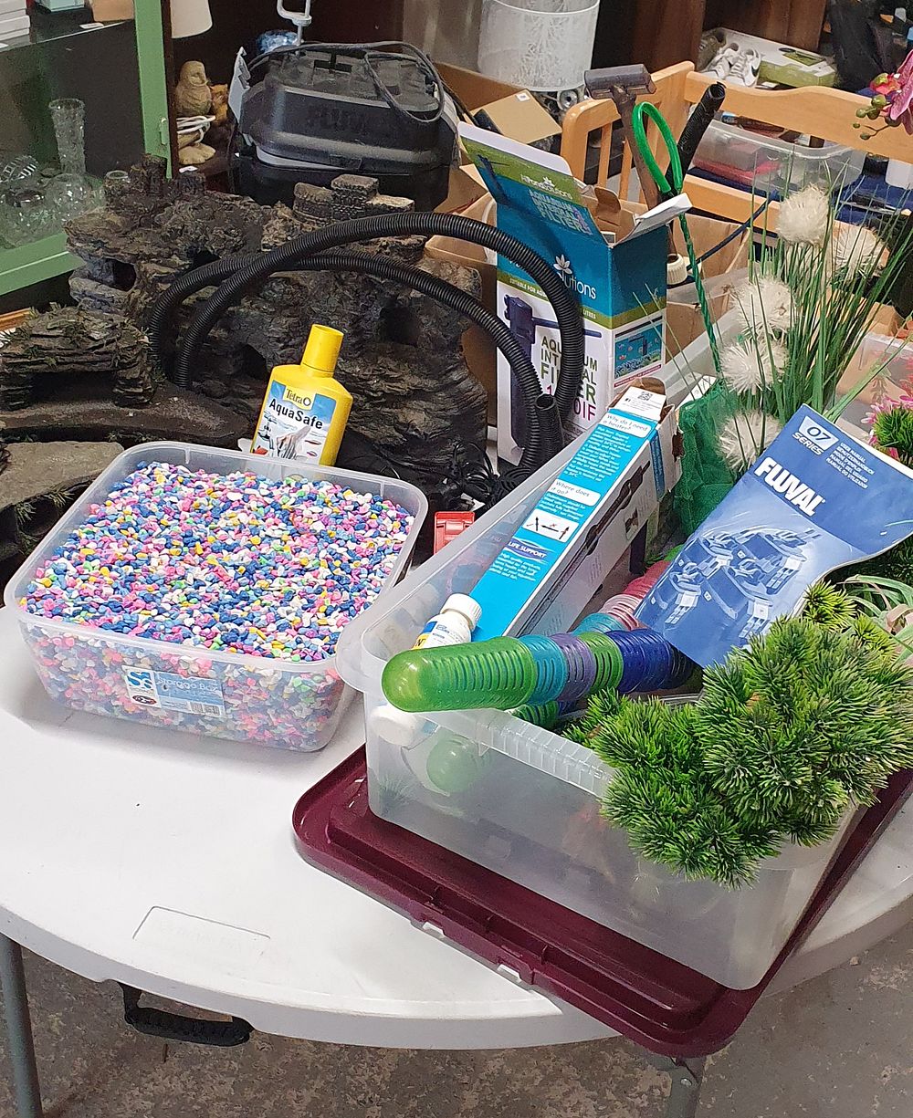 Lot 276: Job lot of aquarium items