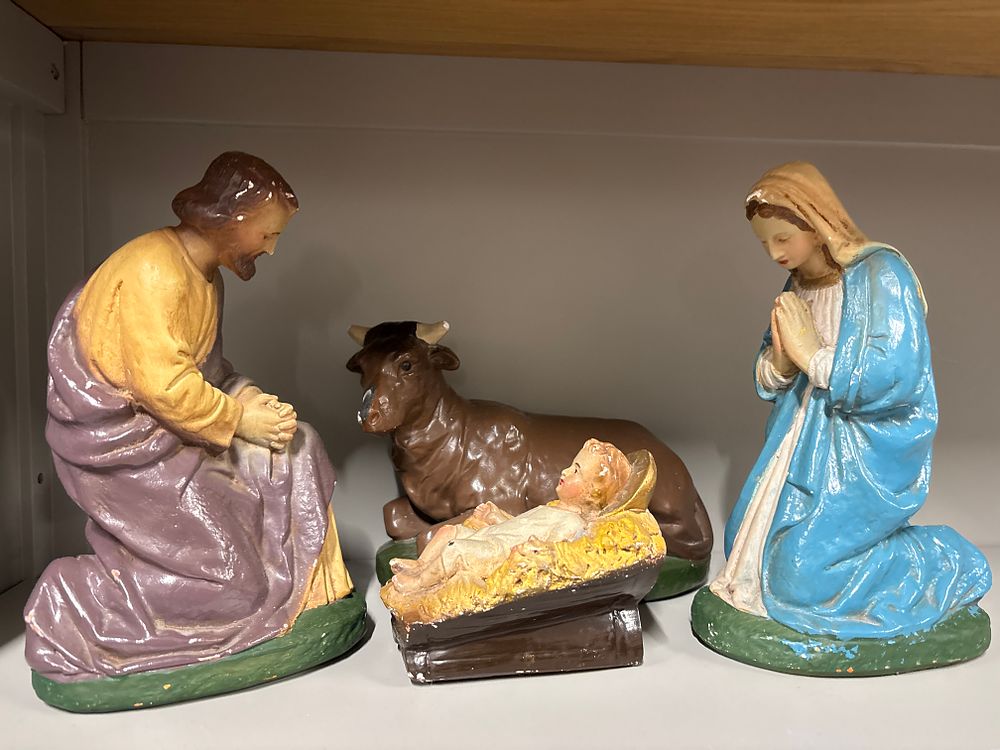 Lot 277: Vintage Large Chalkware Nativity Figures