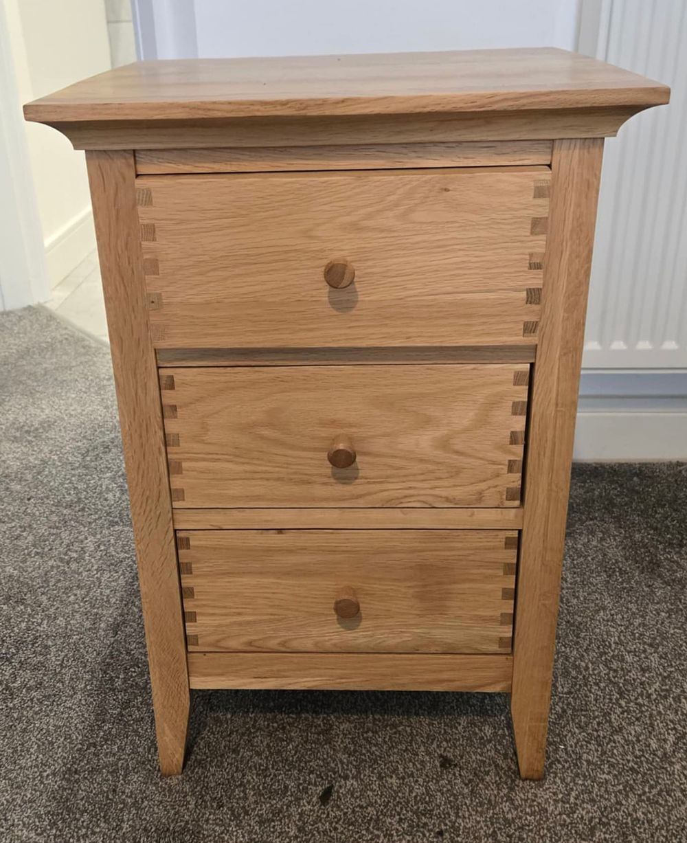 Lot 290: Solid Wood 3 Drawer Chest