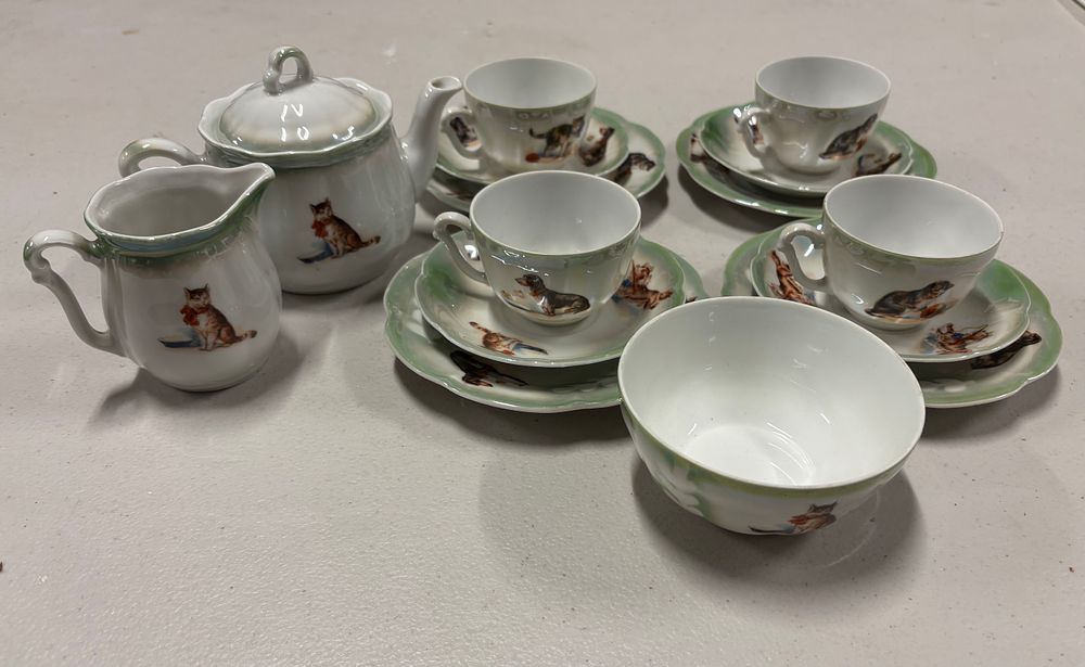 Lot 124a: Vintage German Cats and Dogs Teaset