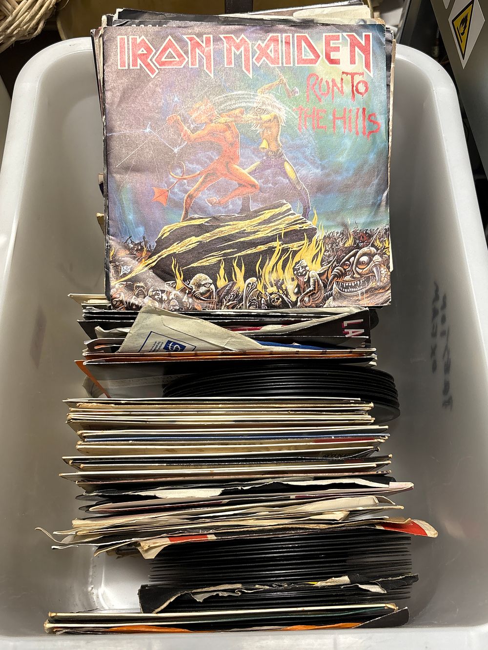 Lot 311: Mixed selection of single records