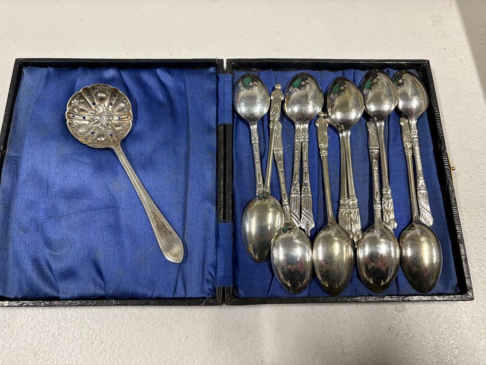 Lot 316: Twelve Apostle Spoons and a Plated Spoon