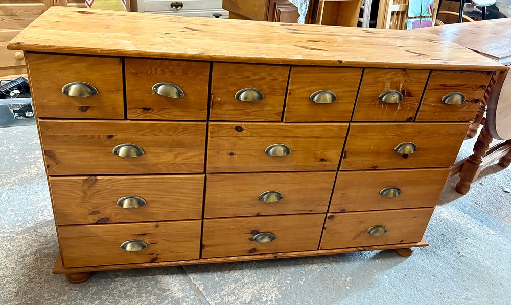 Lot 340: Pine 15 Drawer Chest 6 Over 9