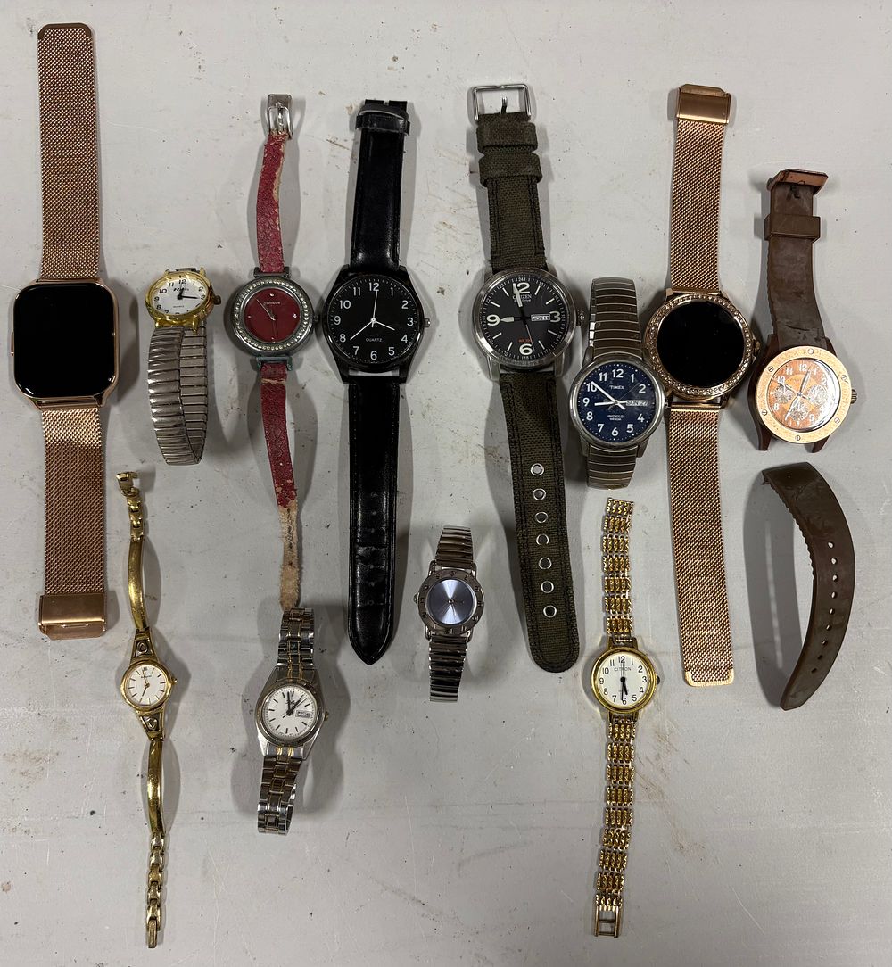 Lot 157: Selection of Watches