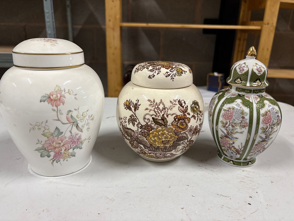Lot 191: Three Ginger Jars