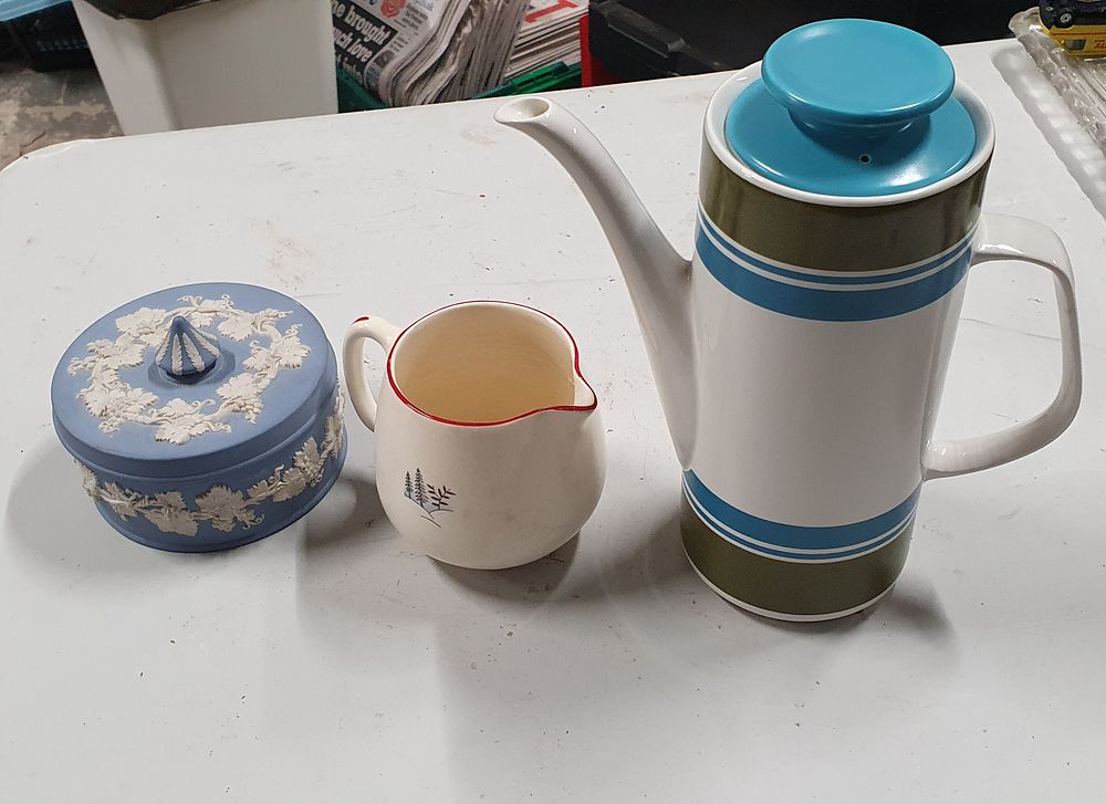Lot 207: Vintage J&G meakin coffee pot, crown Devon jug and wedgewood lidded trinket box