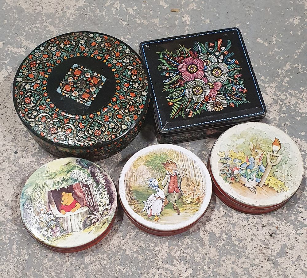 Lot 229: 5 collectable tins with buttons
