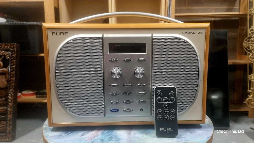 Lot 250: Pure Evoke-2S Radio