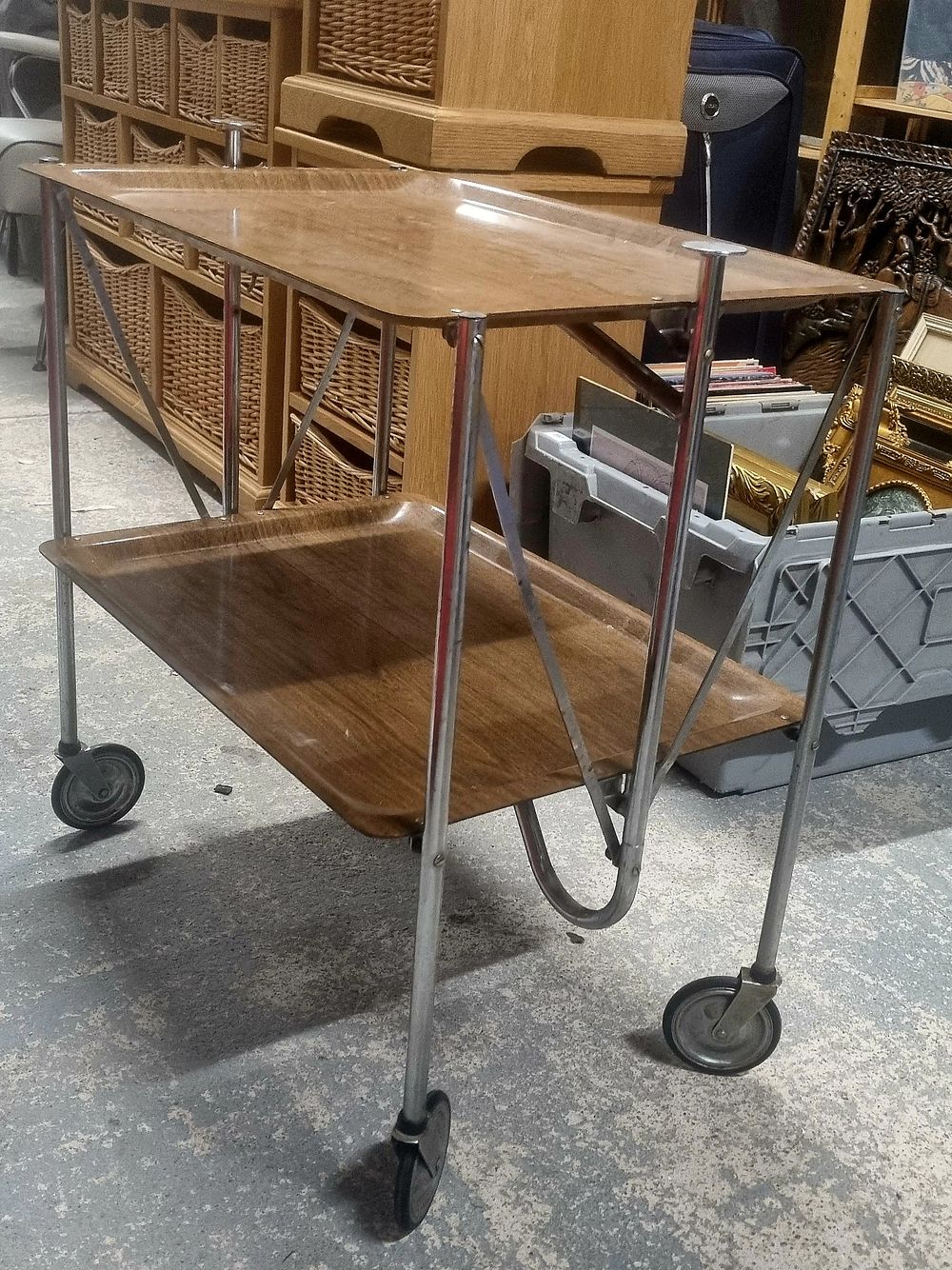 Lot 263: Simplus fold away trolley