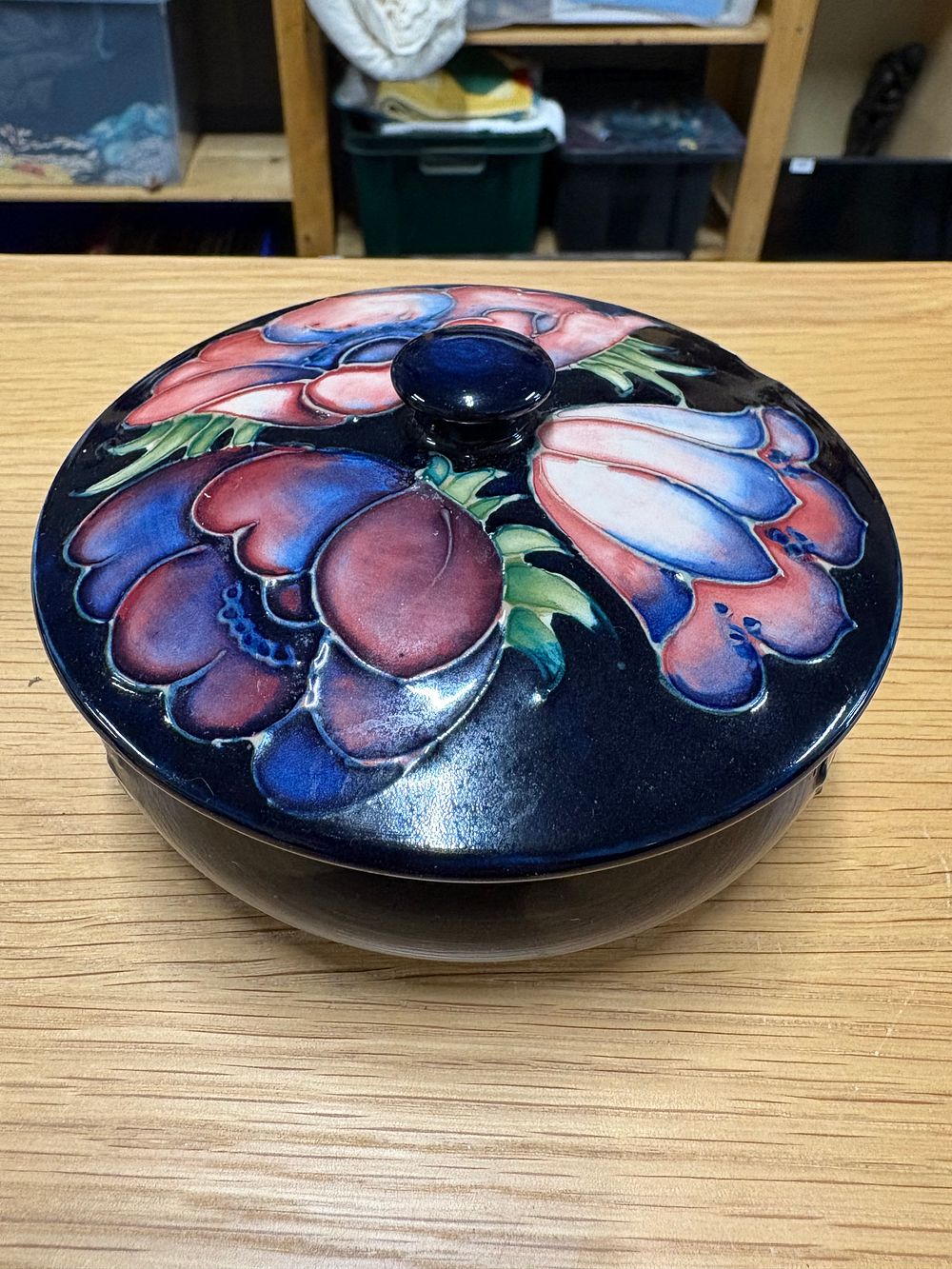 Lot 266: Vintage Moorcroft Anemone Lidded Bowl