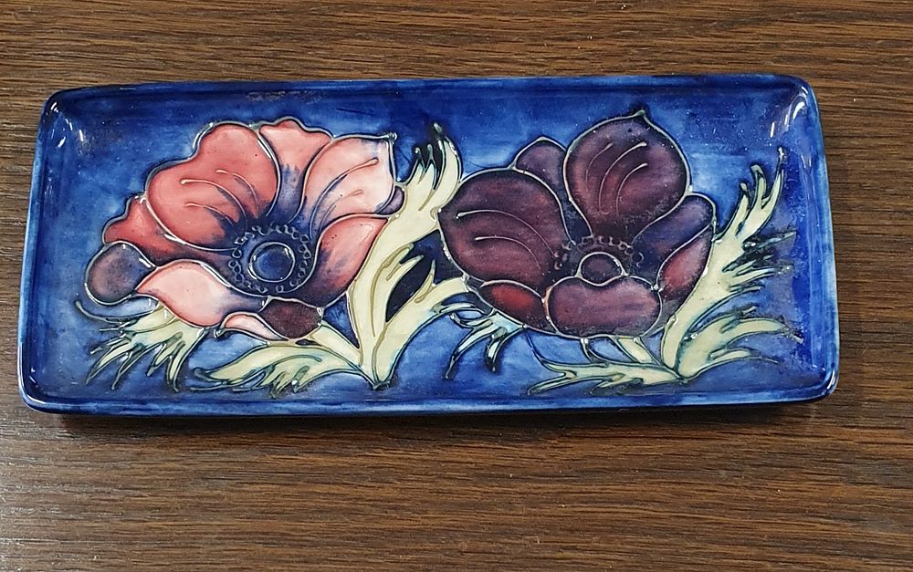 Lot 273: Moorcroft trinket dish