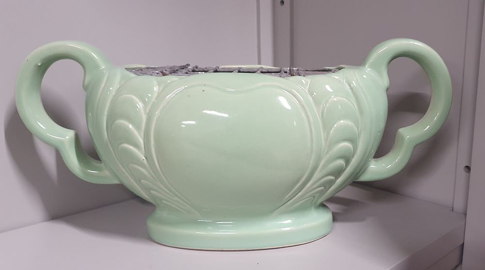 Lot 283: Vintage art deco stoneware mantle vase with original inner mesh