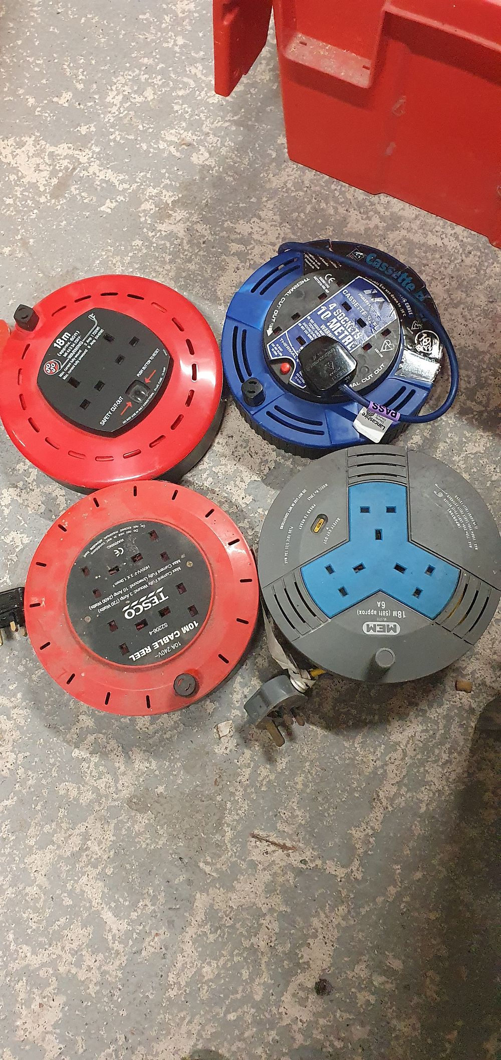 Lot 292: Four extension cable reels