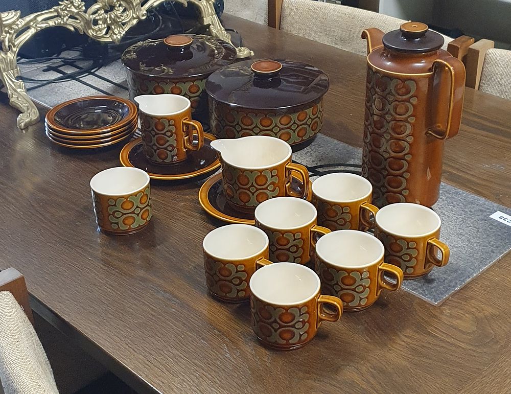 Lot 294: Hornsea mid century 18 piece tea teaware set