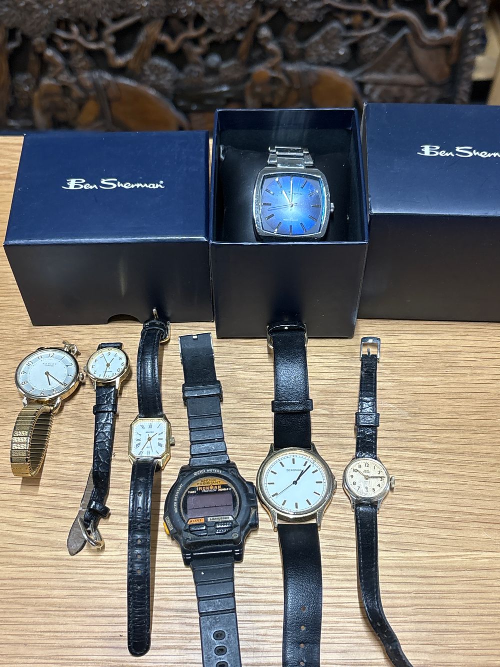 Lot 302: Selection of Watches
