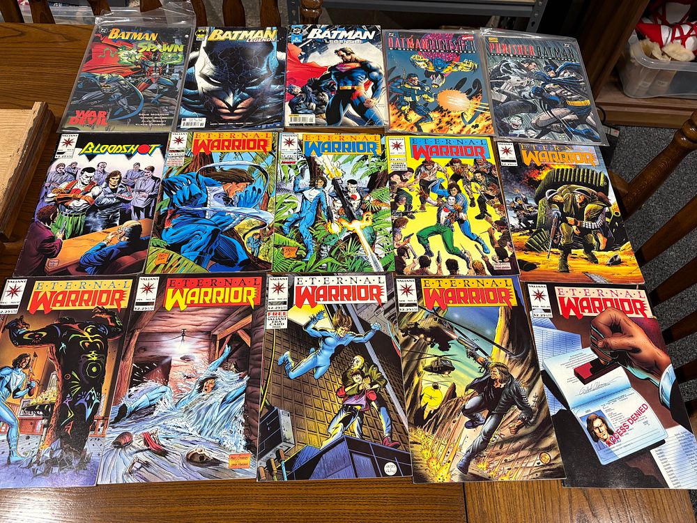 Lot 154: 15 Collectable Comic Books