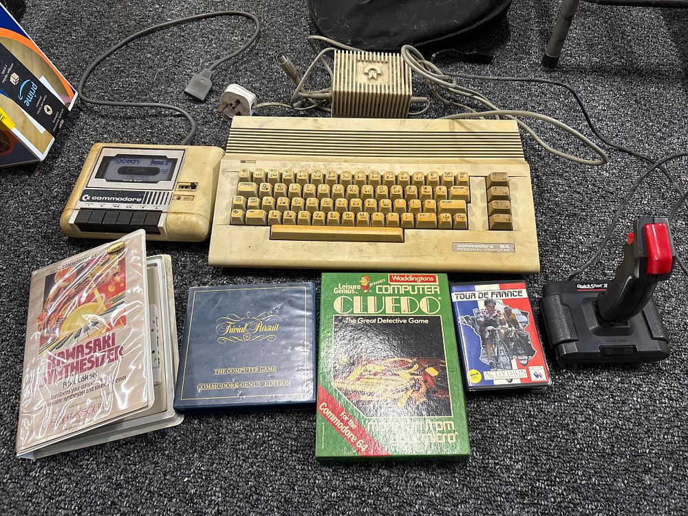 Lot 159: Old Commodore 64 Computer