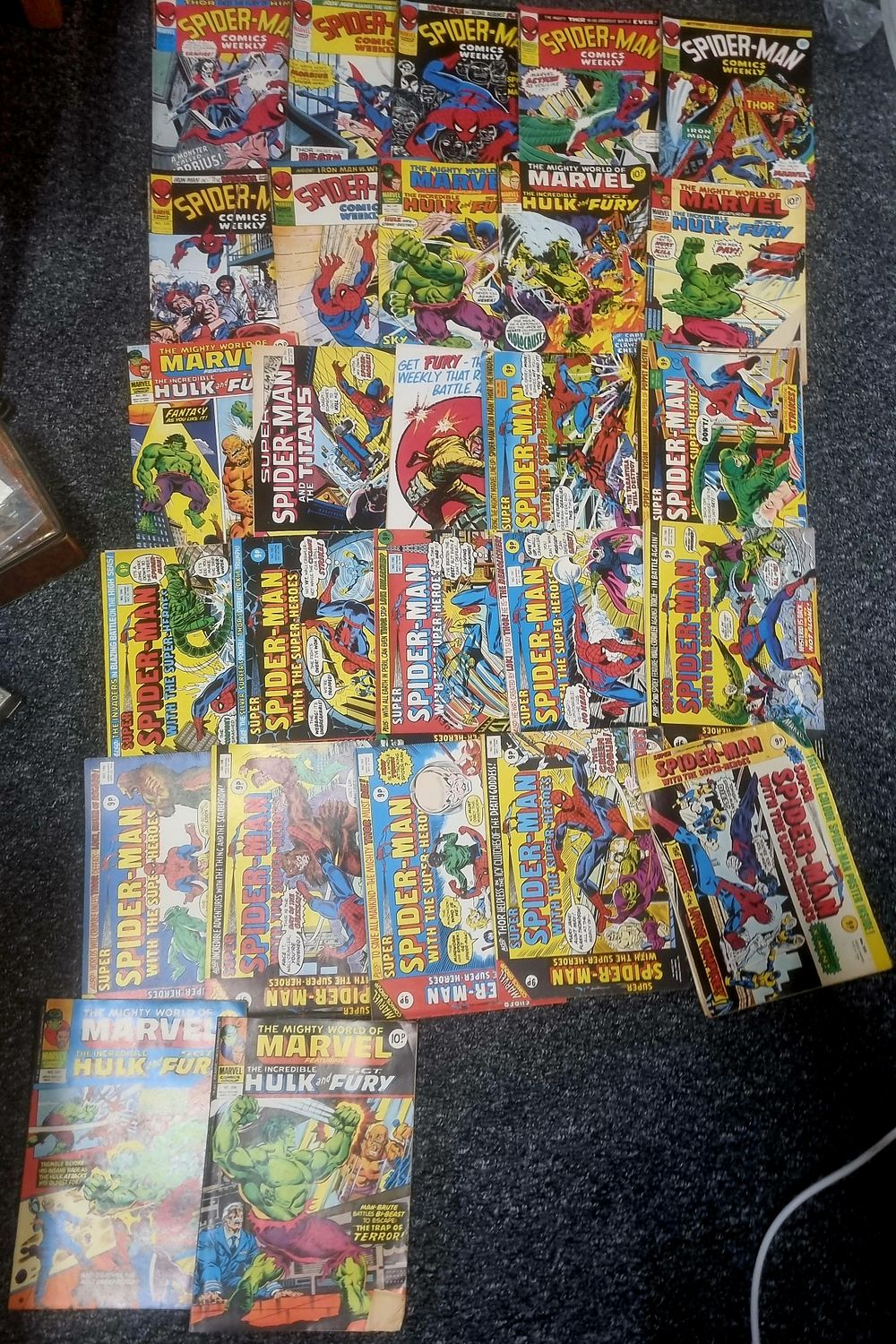 Lot 162: 27 Collectable Comic Books