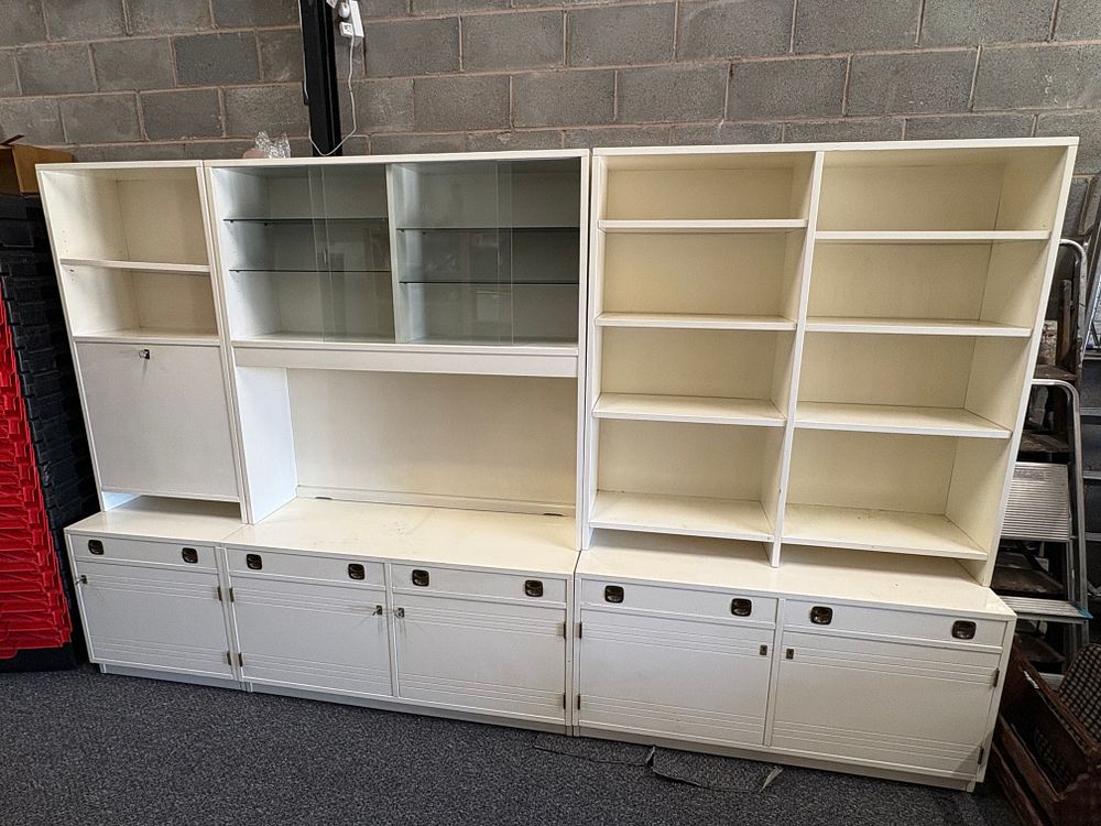 Lot 185: Large 3 Section Mid Century Wall unit Lockable With Keys