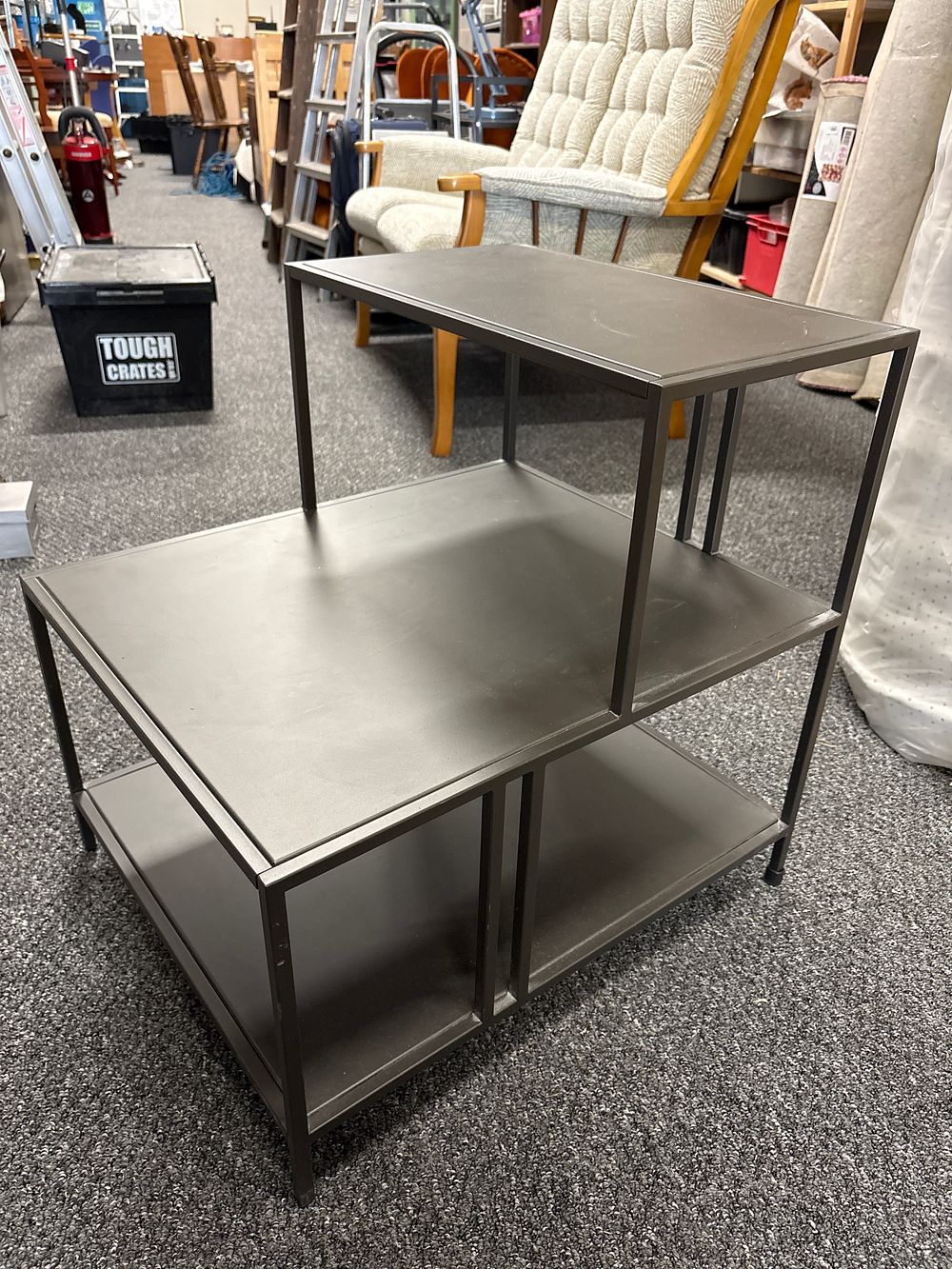 Lot 216: Metal unit
