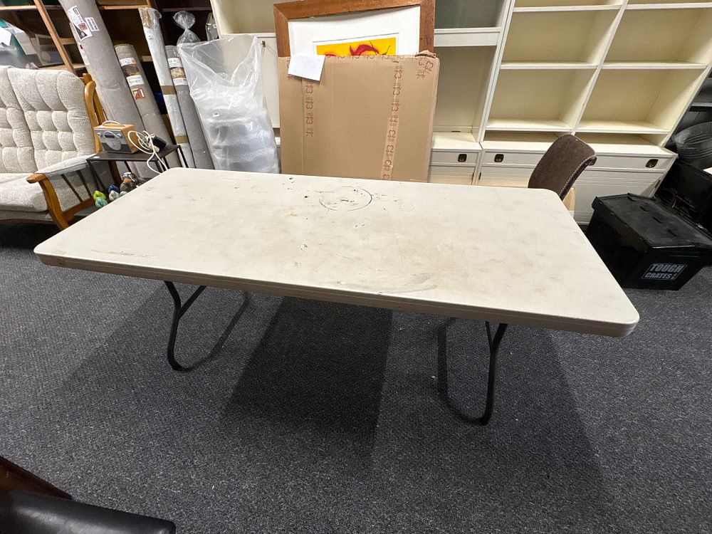 Lot 226: 6ft Stall Table