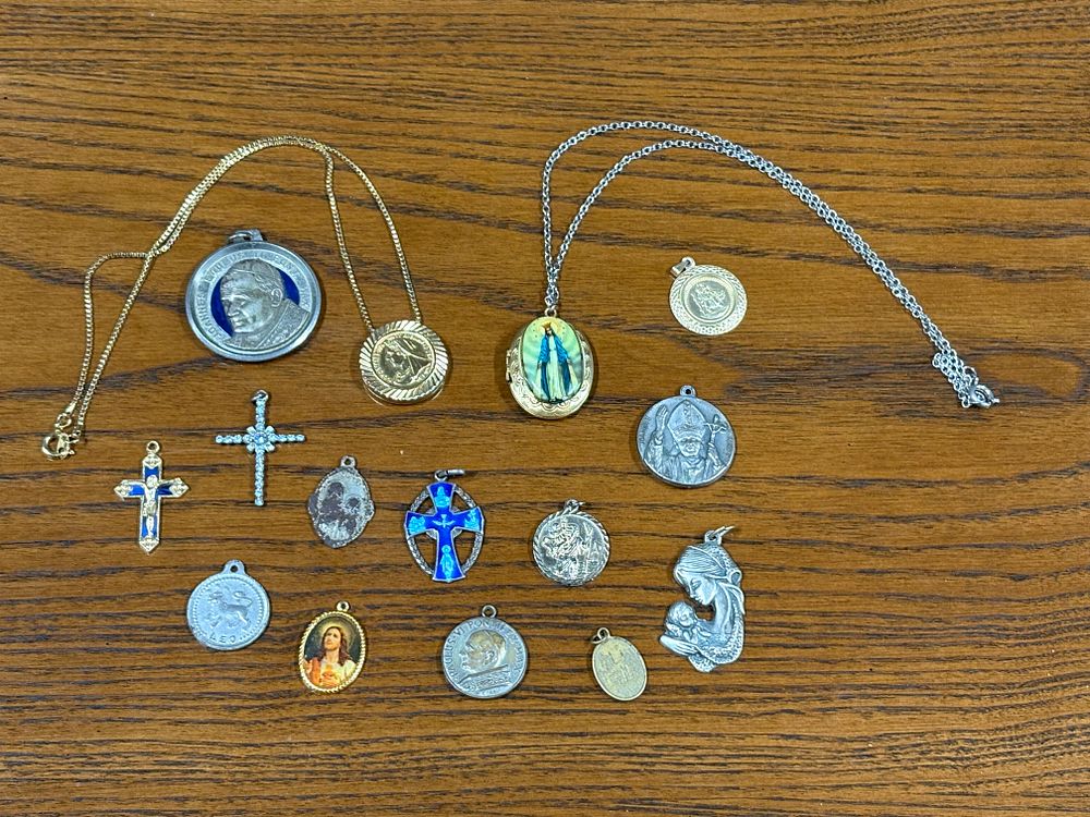 Lot 231: Collection of Religious Pendants etc
