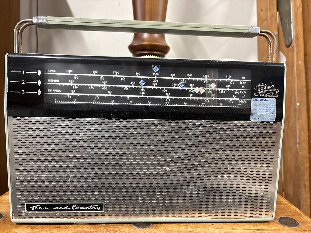Lot 236: Vintage Radio