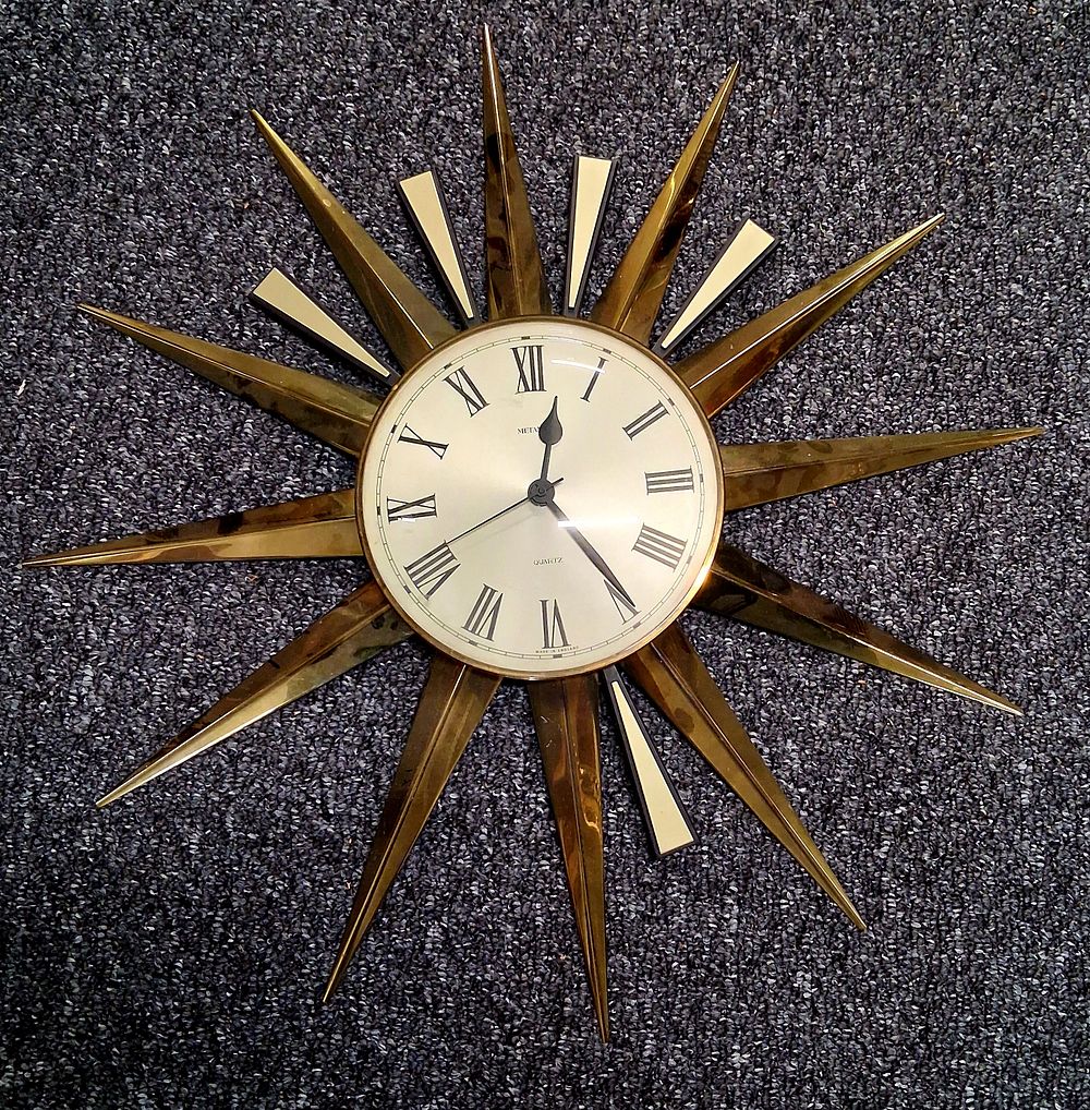 Lot 247: Metamec Sunburst Clock