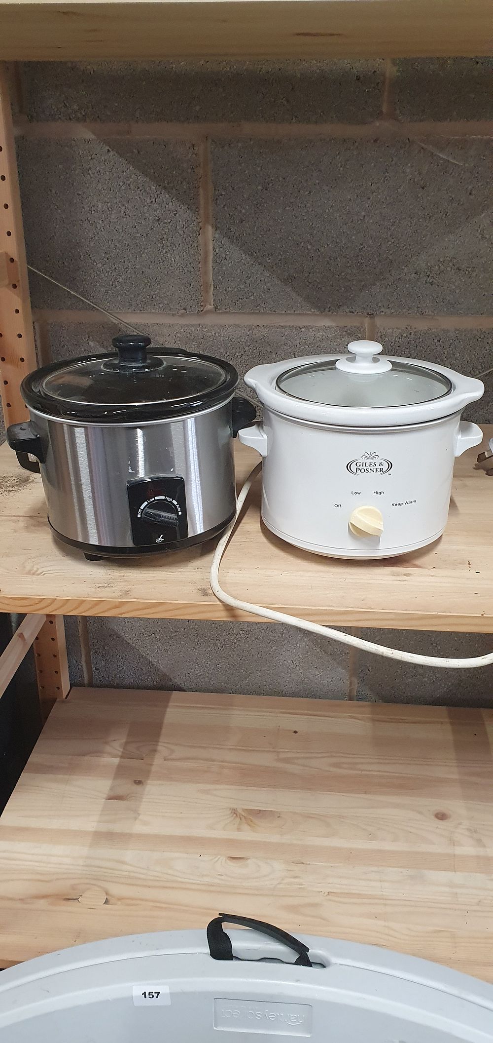 Lot 159: 2 small slow cookers
