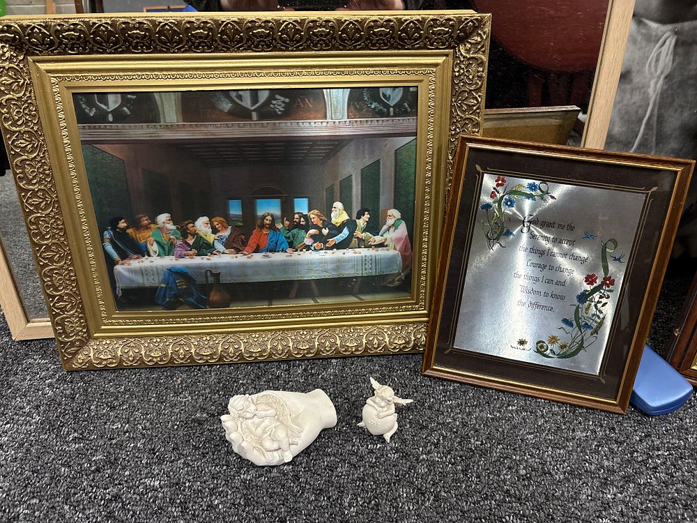 Lot 174: 3D Last Supper Picture and other