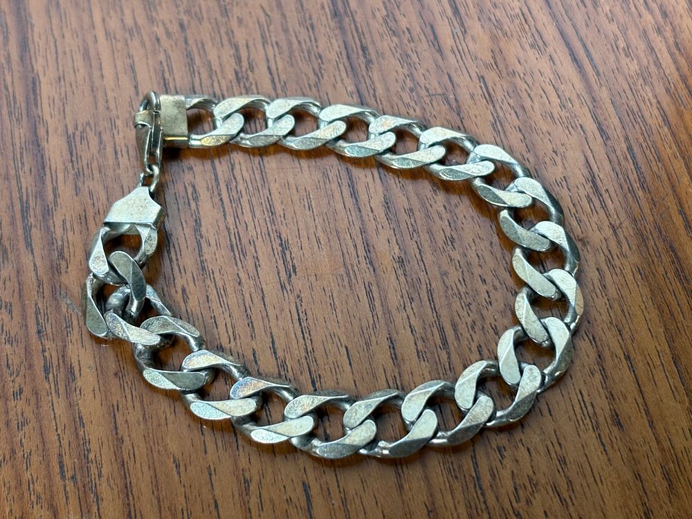 Lot 178: Chunky Silver Bracelet