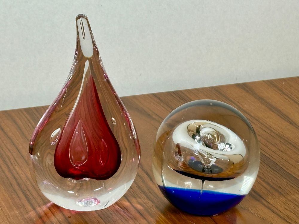 Lot 185: Two Art Glass Paperweights