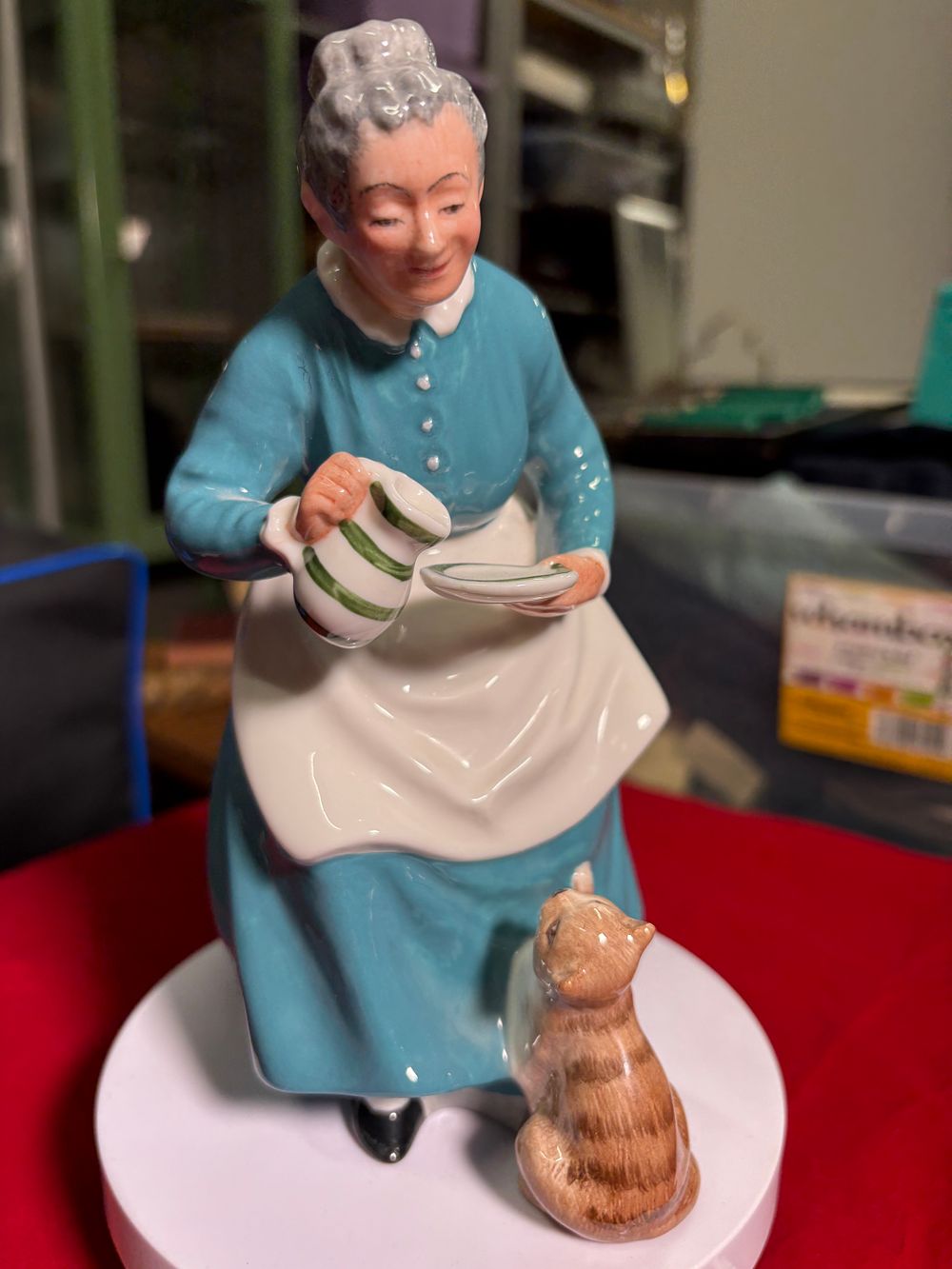 Lot 159: Royal Doulton Figurine “ The Favourite”