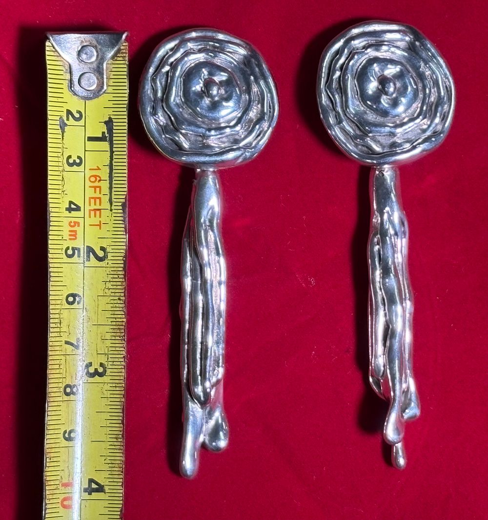 Lot 162: 30 gram Silver Earrings