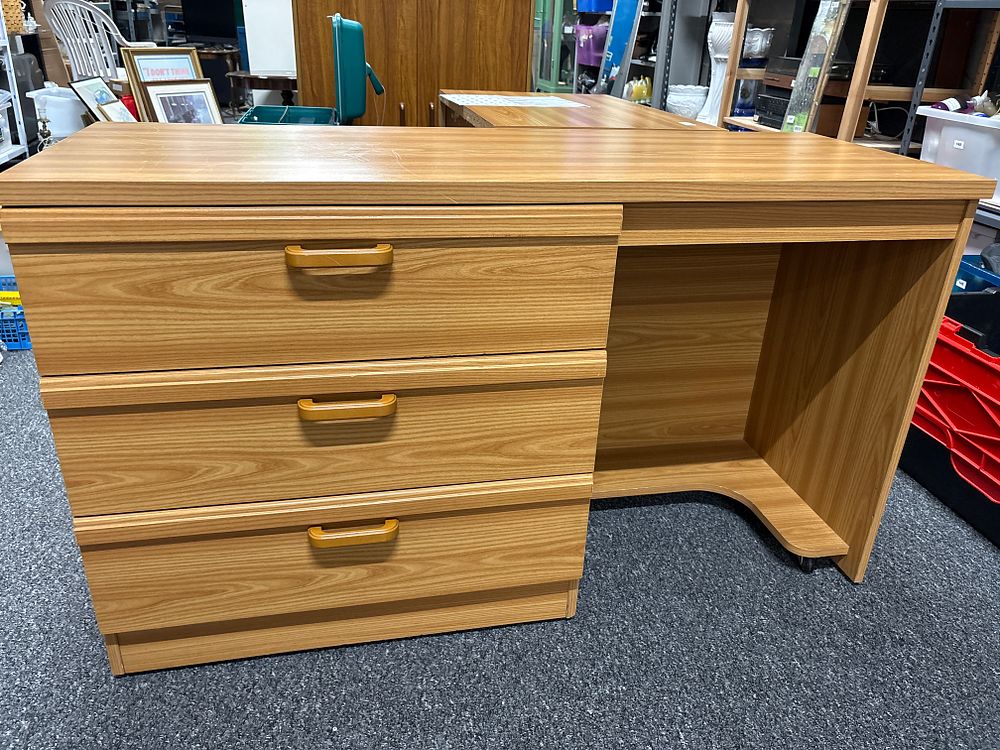 Lot 167: A Three Drawer Dressing Table