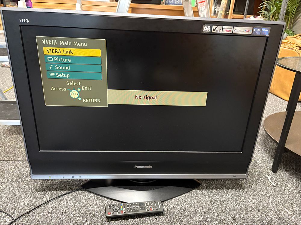 Lot 181: Panasonic Viera 32 inch Tv
