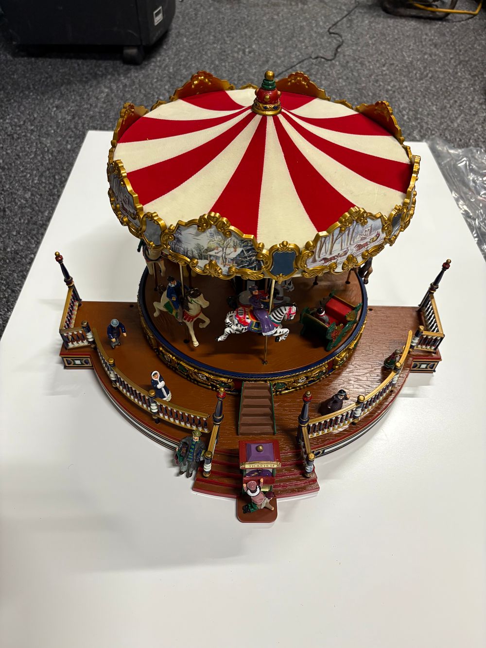 Lot 152: Large Boxed Mr. Christmas Carousel