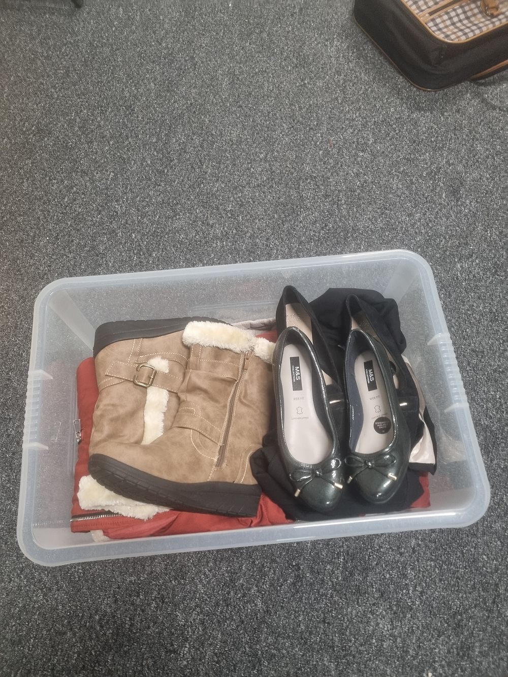 Lot 170: Box of clothing and shoes