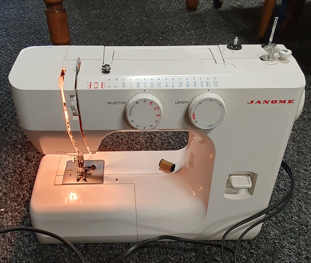 Lot 192: Janome sewing machine