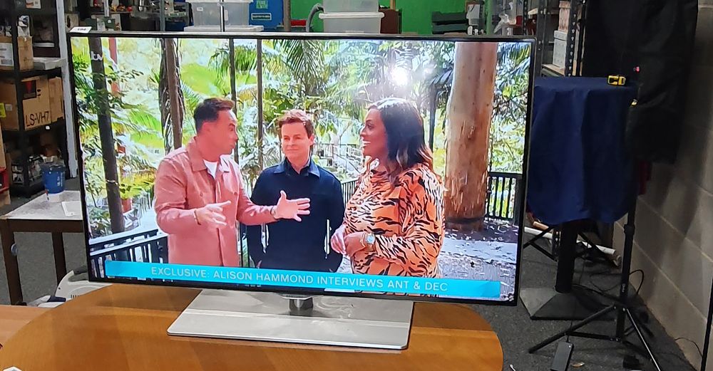 Lot 194: Samsung 40" smart tv