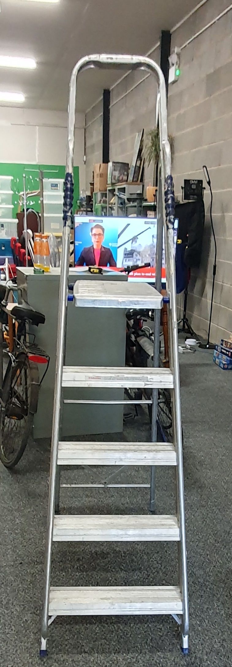 Lot 204: Aluminium step ladders