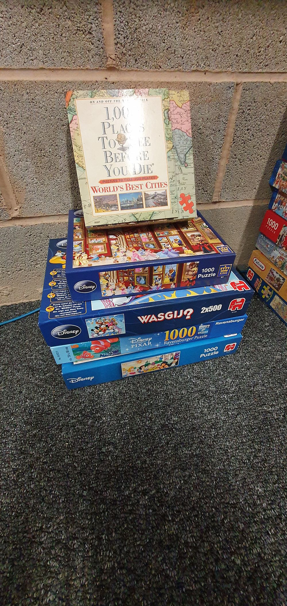 Lot 201: 5 jigsaws