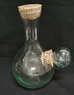 Unusual vintage wine decanter . Glass bulb inside for ice to cool wine , approx 9 " high