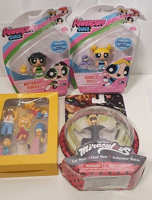 Collectable Figures bundle . All brand new in box , includes 2 Powerpuff girls , Simpsons family 