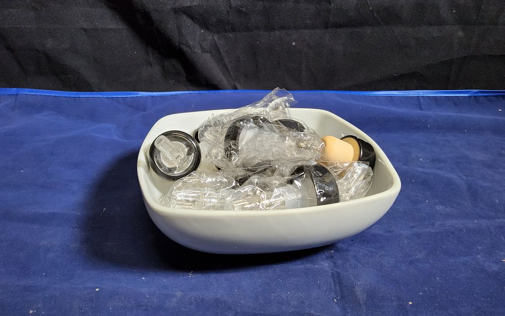 Lot 180: Liquid pourers
