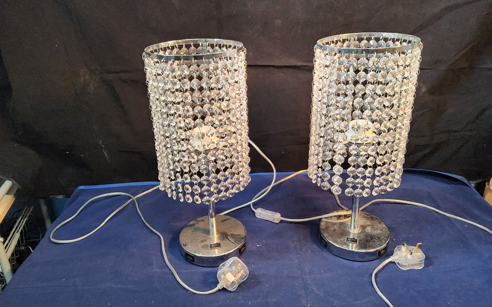 Lot 182: Pair of lamps