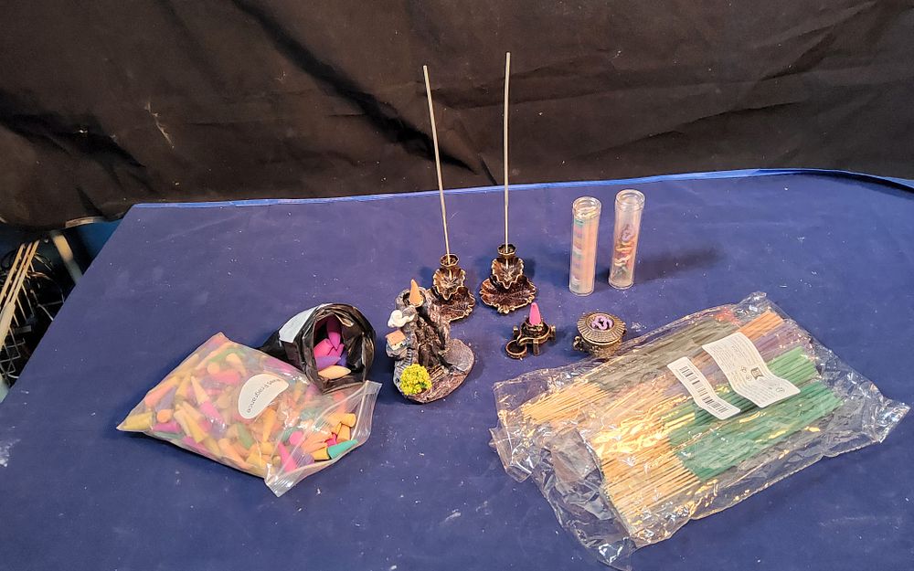 Lot 185: Incense and cone burner sets