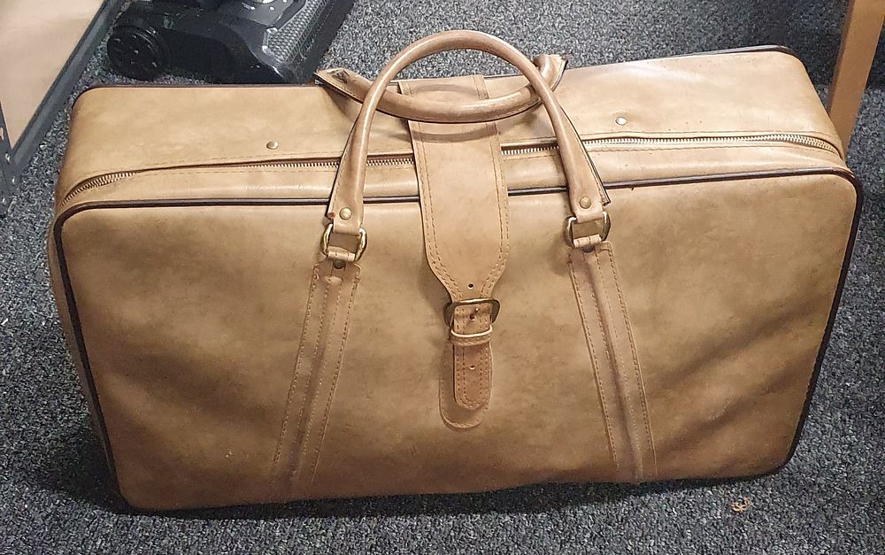 Lot 140: Cased mystery lot